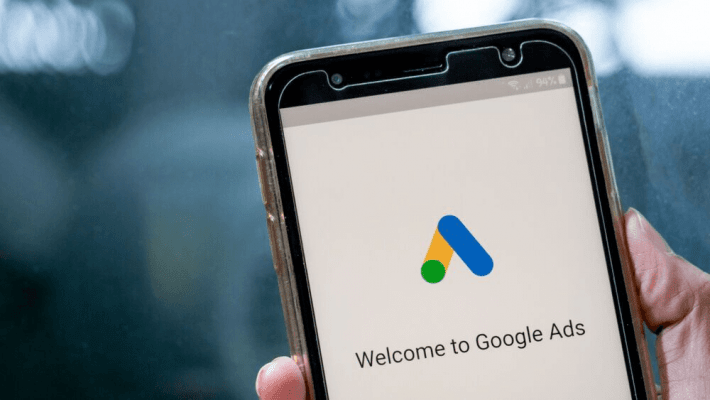 Khi nói đến công cụ tìm kiếm (Search Engine) được yêu thích nhất bởi người dùng internet như Google, từ góc nhìn của người làm digital marketing, chắc chắn không ai không biết đến công cụ quảng cáo Google Ads. Có thể nói rằng, Google Ads là kênh quảng cáo rất phổ biến và hiệu quả. Nhưng cũng vì thế mà sự cạnh tranh trên Google Ads rất cao. Để làm quảng cáo trên Google Ads, bạn cần có kinh nghiệm và tuân thủ các quy định của Google.